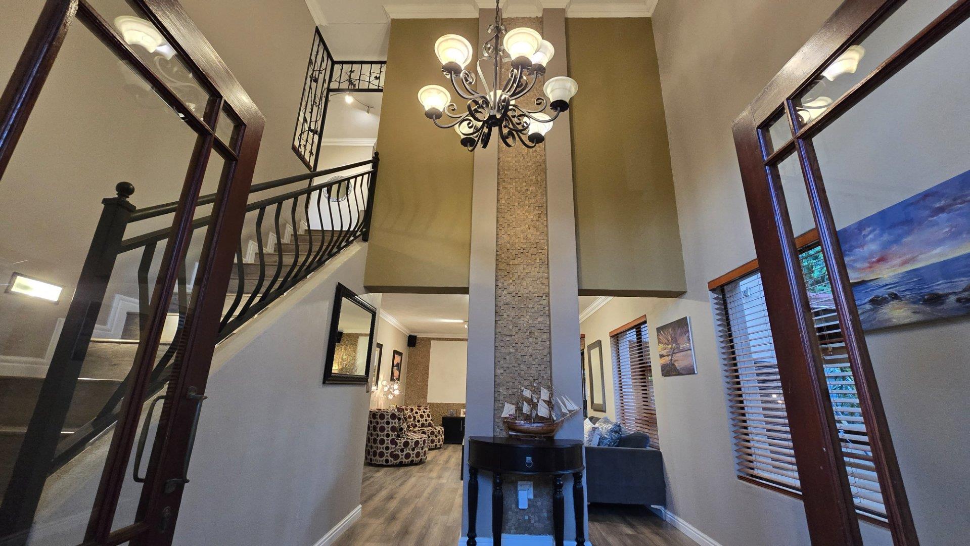 House for sale in Silver Lakes, Pretoria, 308 m²