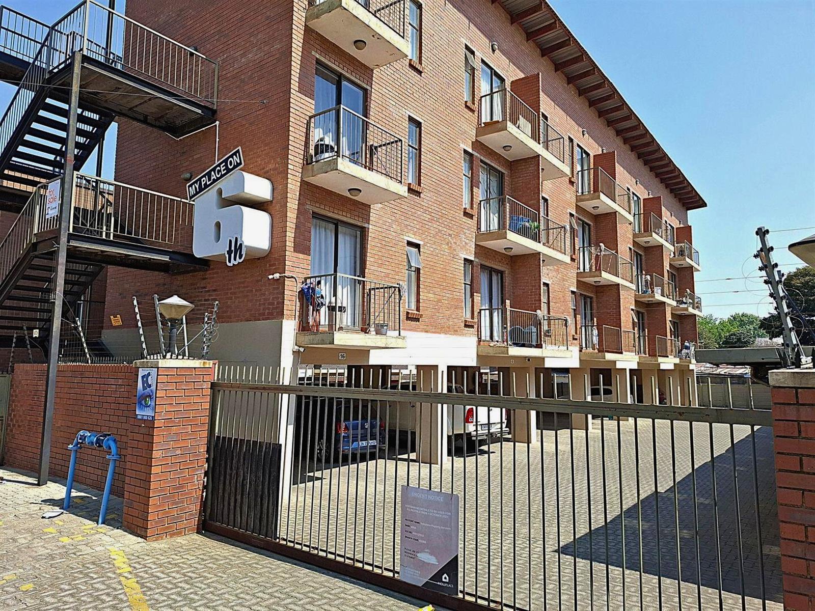 Studio Apartment For Sale in Florida Roodepoort