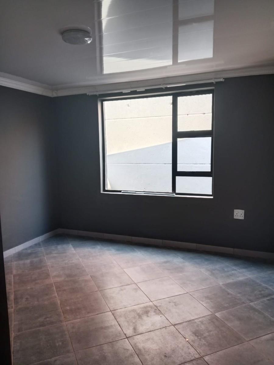 Apartment for rent in Rustenburg Central, Rustenburg, North West, 9 Postma Street 8 (0th floor), Postma Street 8, 68 Boom Street, Rustenburg Central, Rustenburg, North West