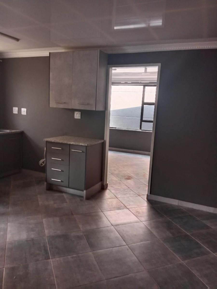 Apartment for rent in Rustenburg Central, Rustenburg, North West, 9 Postma Street 8 (0th floor), Postma Street 8, 68 Boom Street, Rustenburg Central, Rustenburg, North West