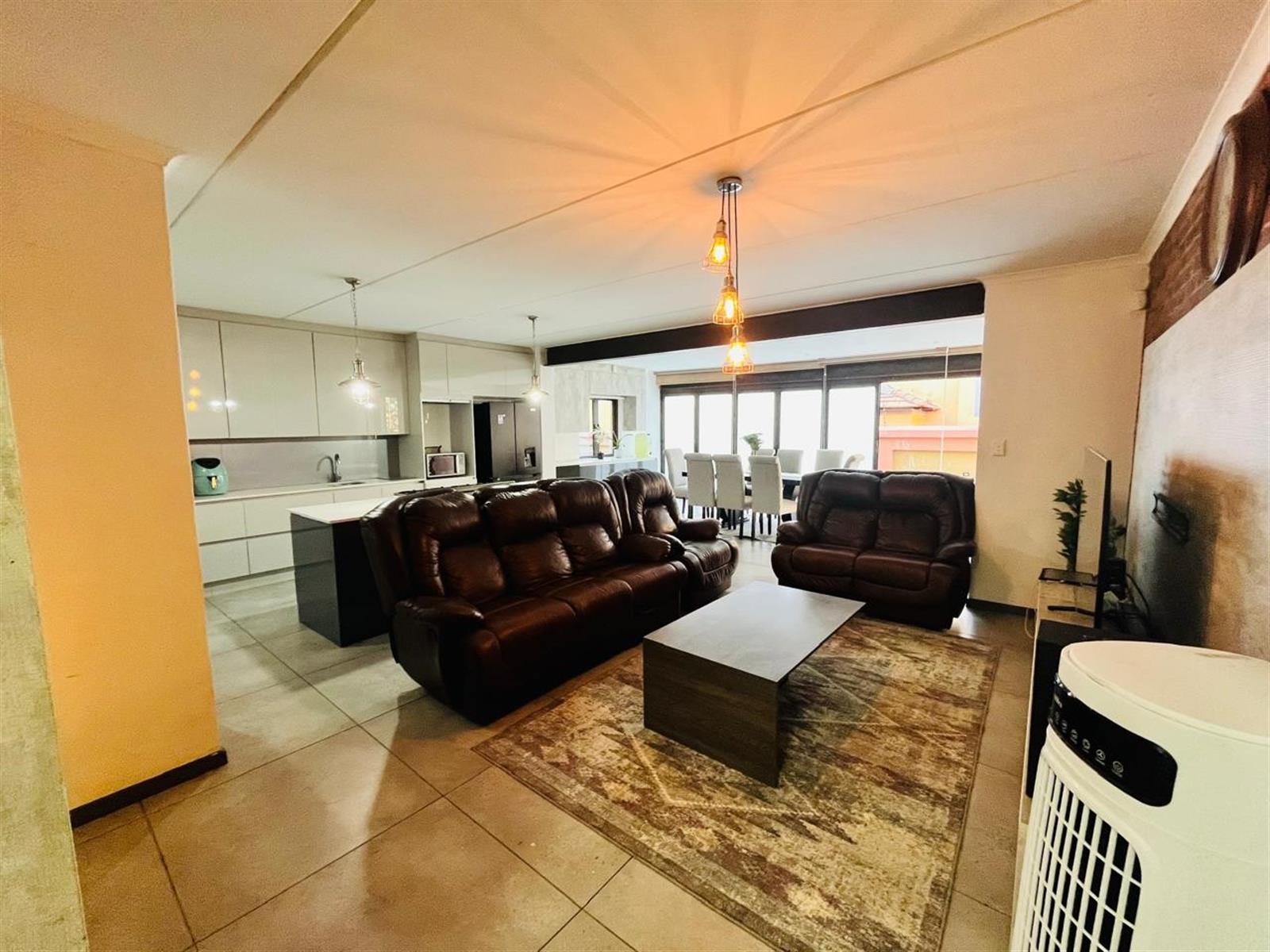 4 BEDROOM HOUSE FOR SALE IN HEATHERVIEW