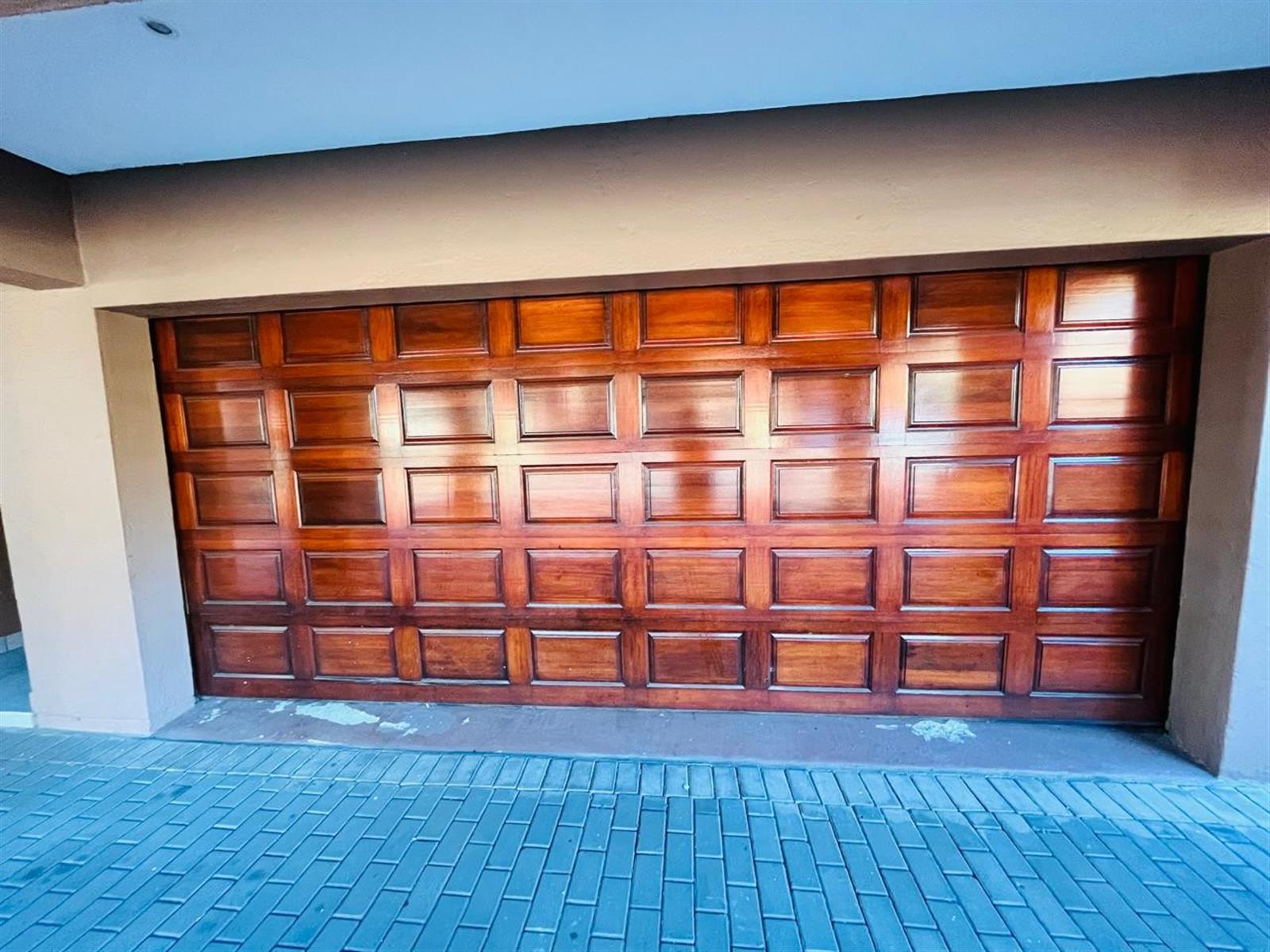 4 BEDROOM HOUSE FOR SALE IN HEATHERVIEW