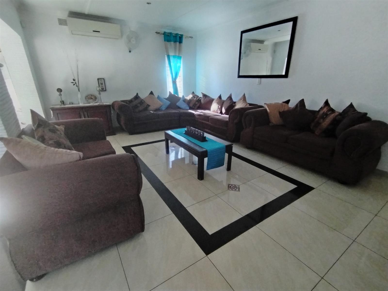 Guest House For Sale in Empangeni Central, Empangeni, KwaZulu Natal