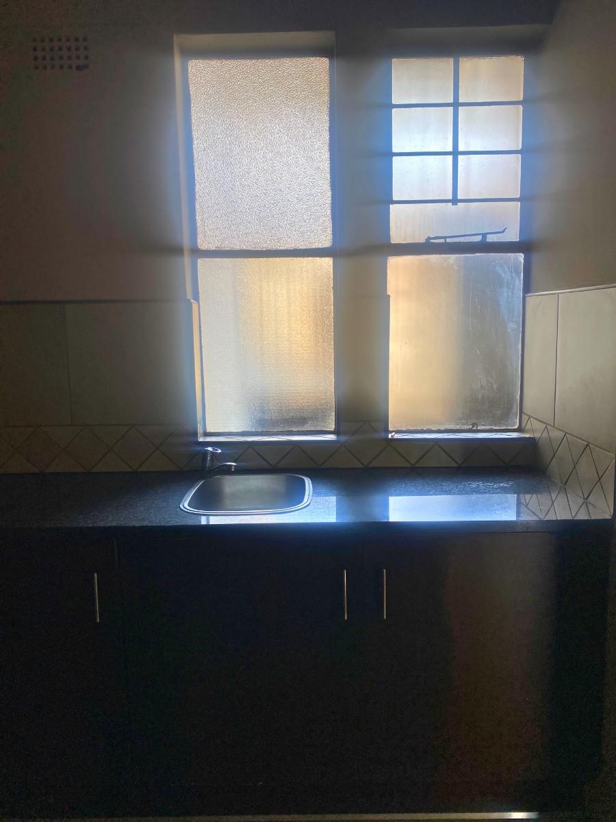 Charming Bachelor Apartment For Sale in Johannesburg Central