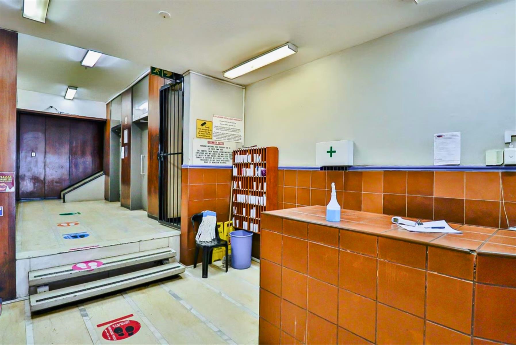 Charming Bachelor Apartment For Sale in Johannesburg Central