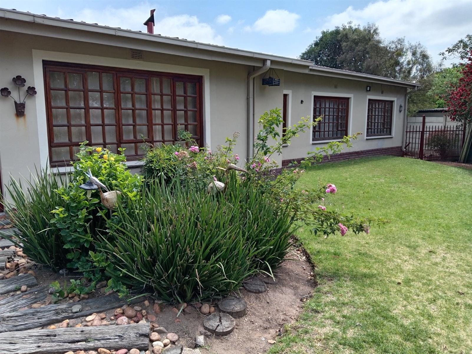 Elegant 4-Bedroom Home with Income-Generating Flat in Sought after Ext 14, Bethal