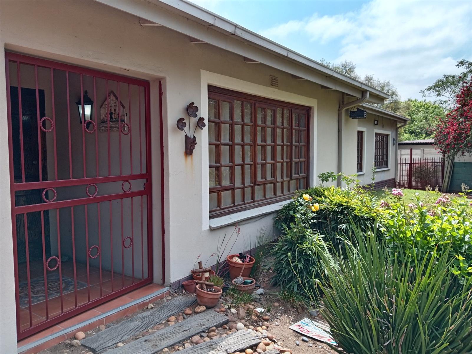 Elegant 4-Bedroom Home with Income-Generating Flat in Sought after Ext 14, Bethal