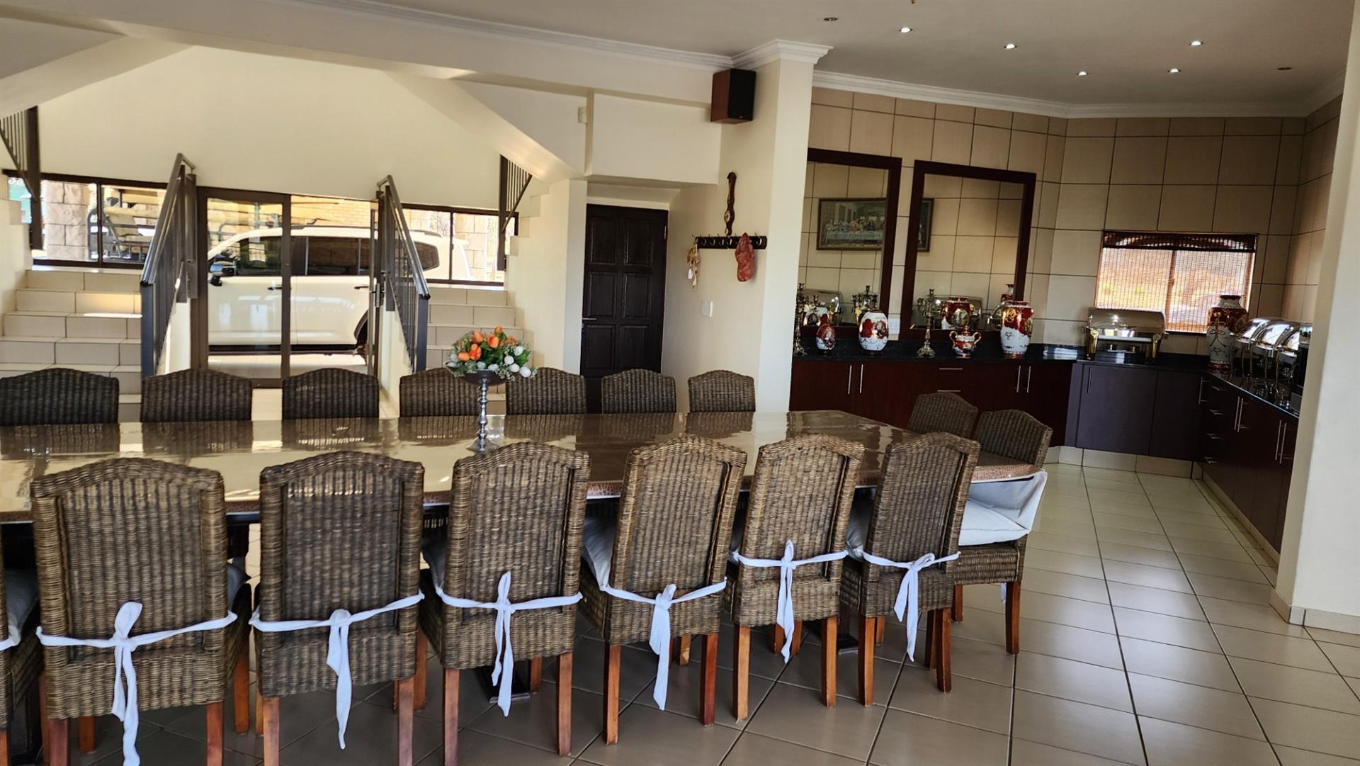 ROOIBERG - Game or Cattle Farm 990 ha with Lodge and spectacular mountain views