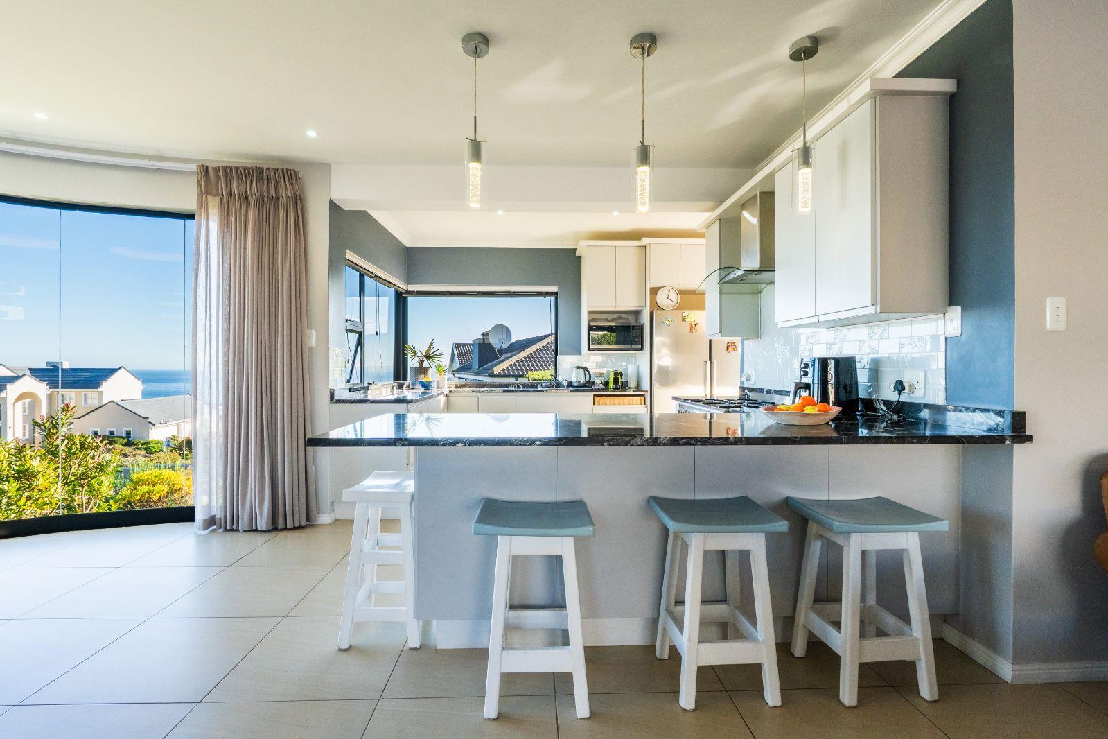 Magnificent 4-bedroom home combines elegance!