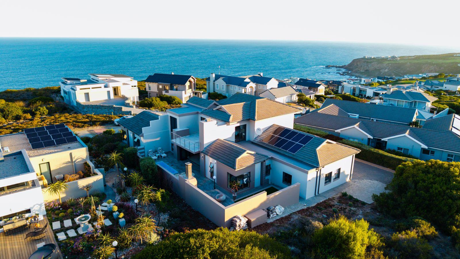 Magnificent 4-bedroom home combines elegance!