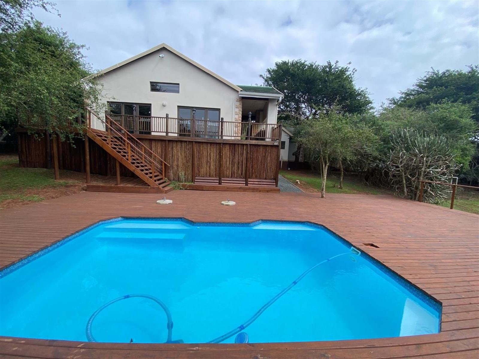 Elegant Safari Lodge in Hluhluwe - Where Luxury Meets the Wild