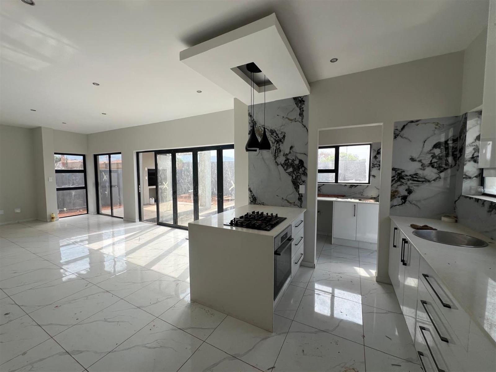 Embrace a lifestyle of luxury and practicality in this exceptional property !