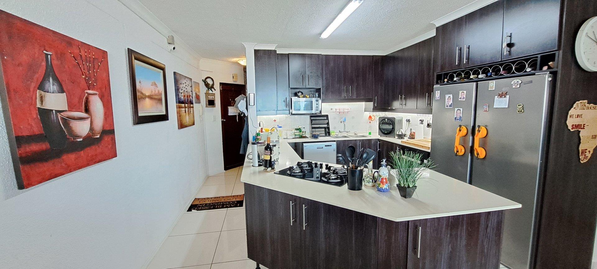 Luxury 3 bedroom Apartment For Sale in Uvongo Beach, Margate, KwaZulu Natal