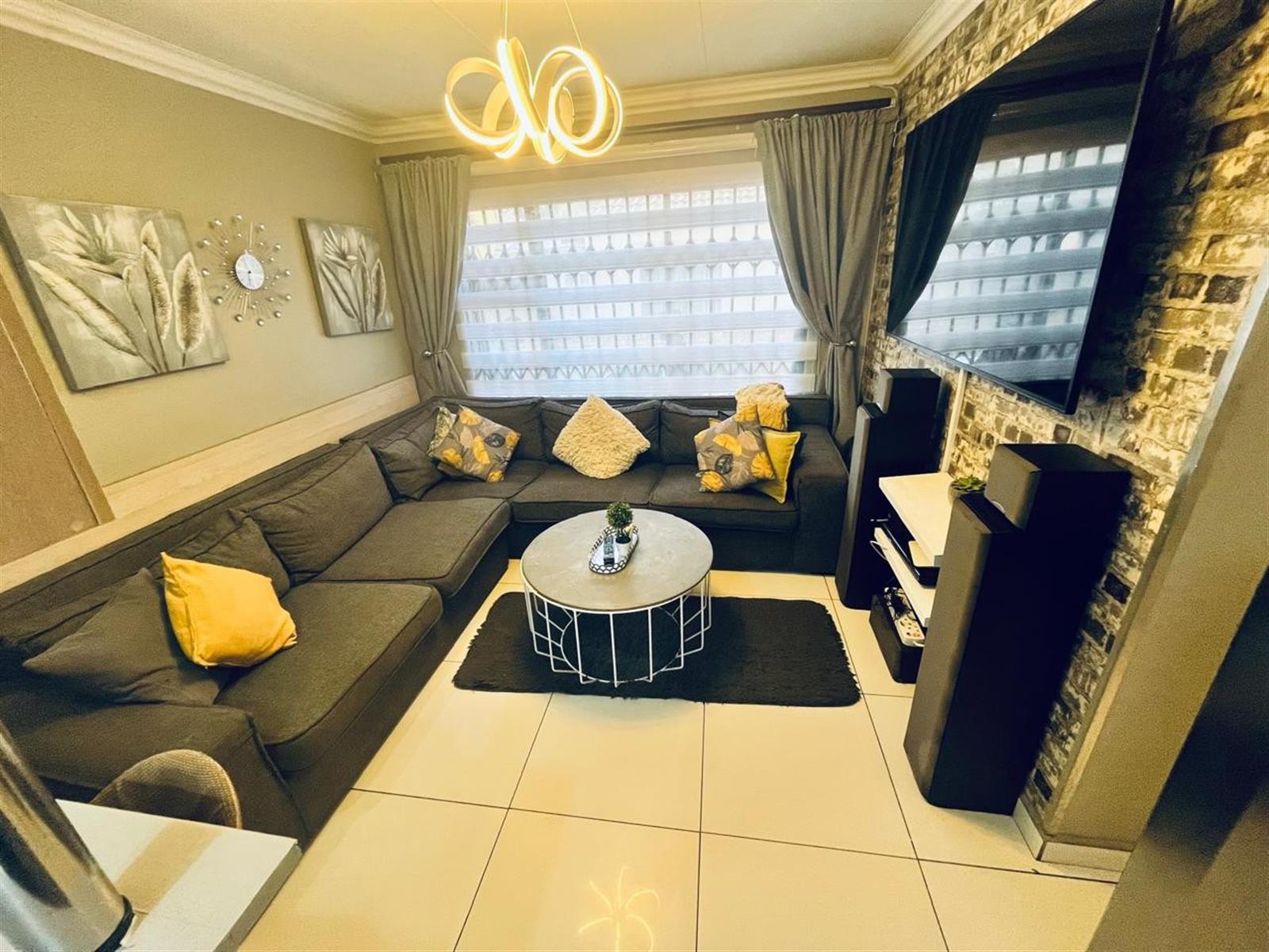 3 Bedroom House For Sale in Chantelle, Akasia