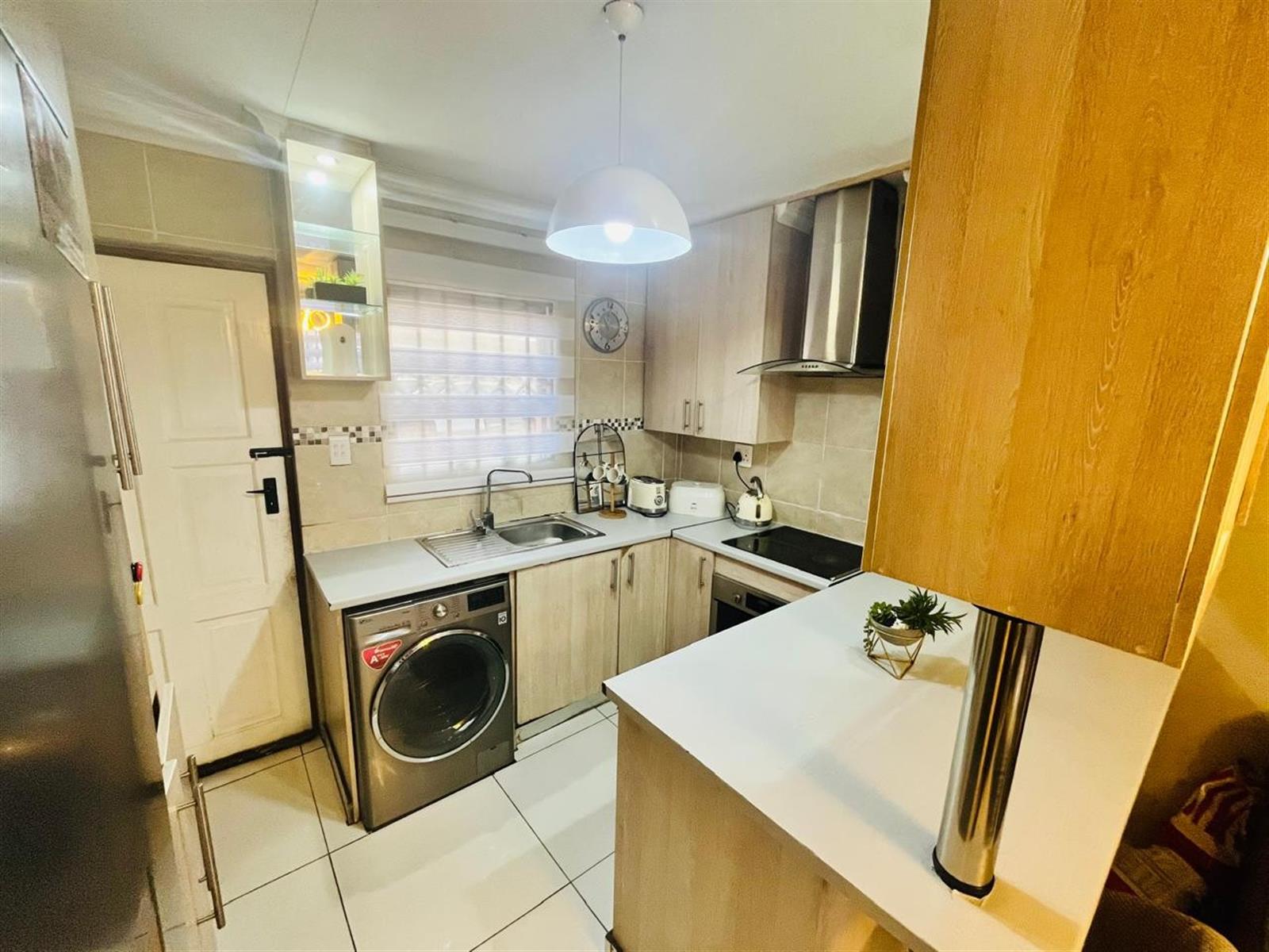 3 Bedroom House For Sale in Chantelle, Akasia