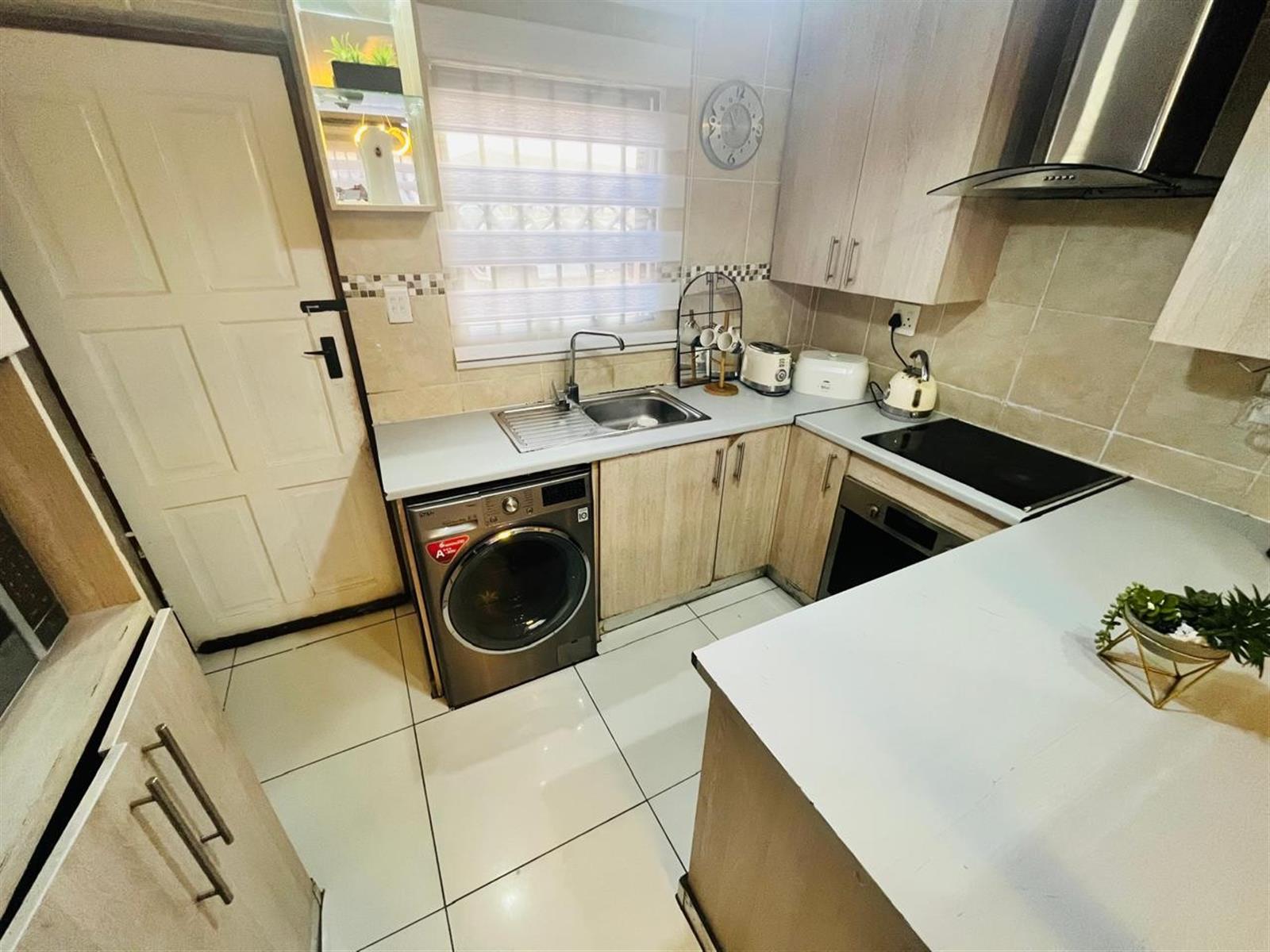 3 Bedroom House For Sale in Chantelle, Akasia