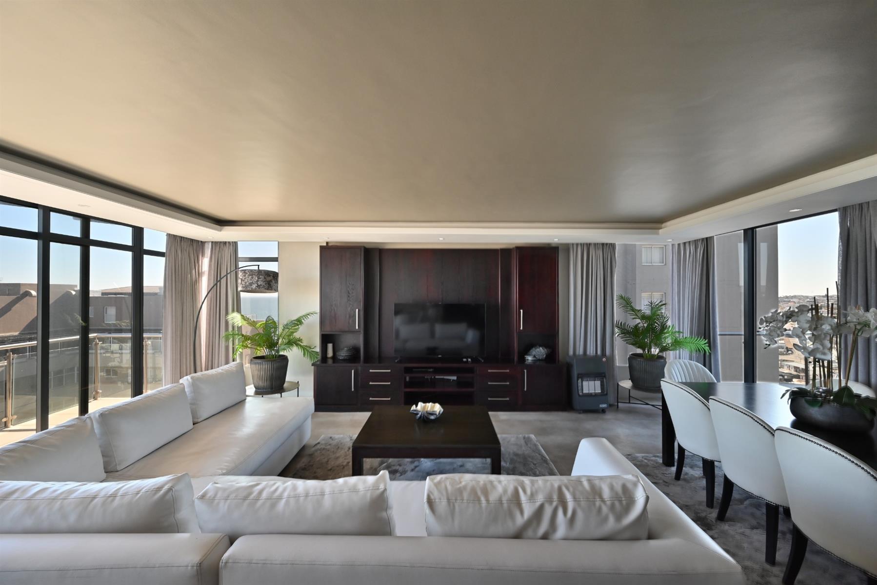 Penthouse For Sale in Beachfront, Table View, Blouberg