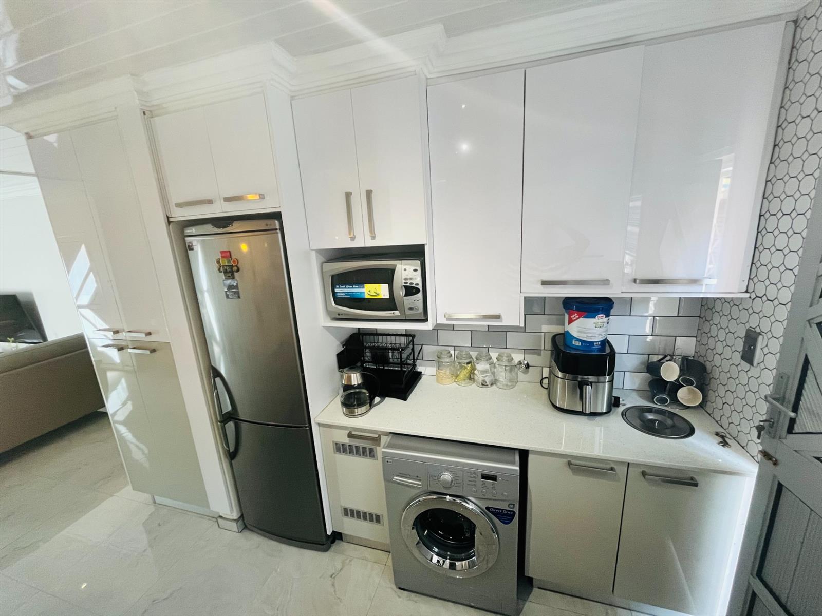 3 Bedroom Townhouse For Sale in Magaliesberg Country Estate, Amandasig, Akasia