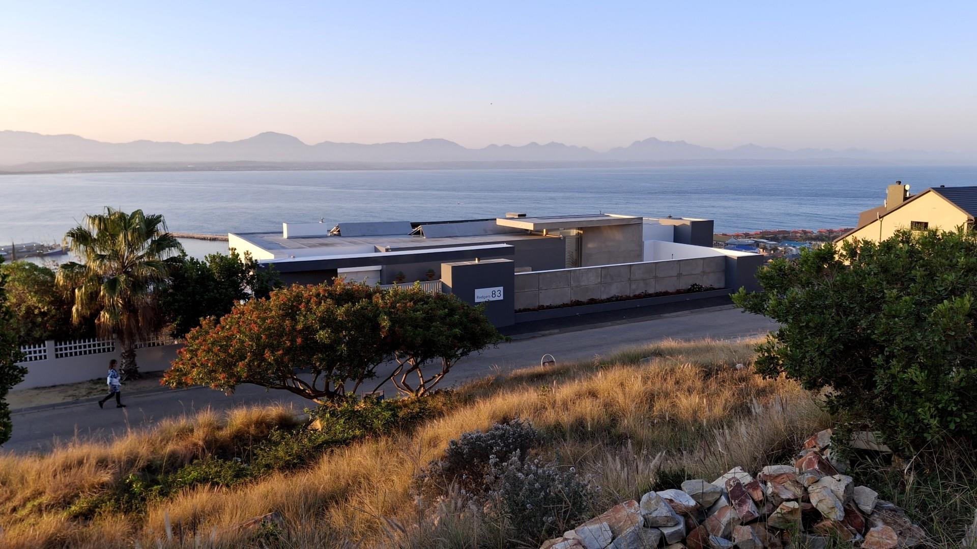Vacant Stand with Panoramic Views in Mossel Bay