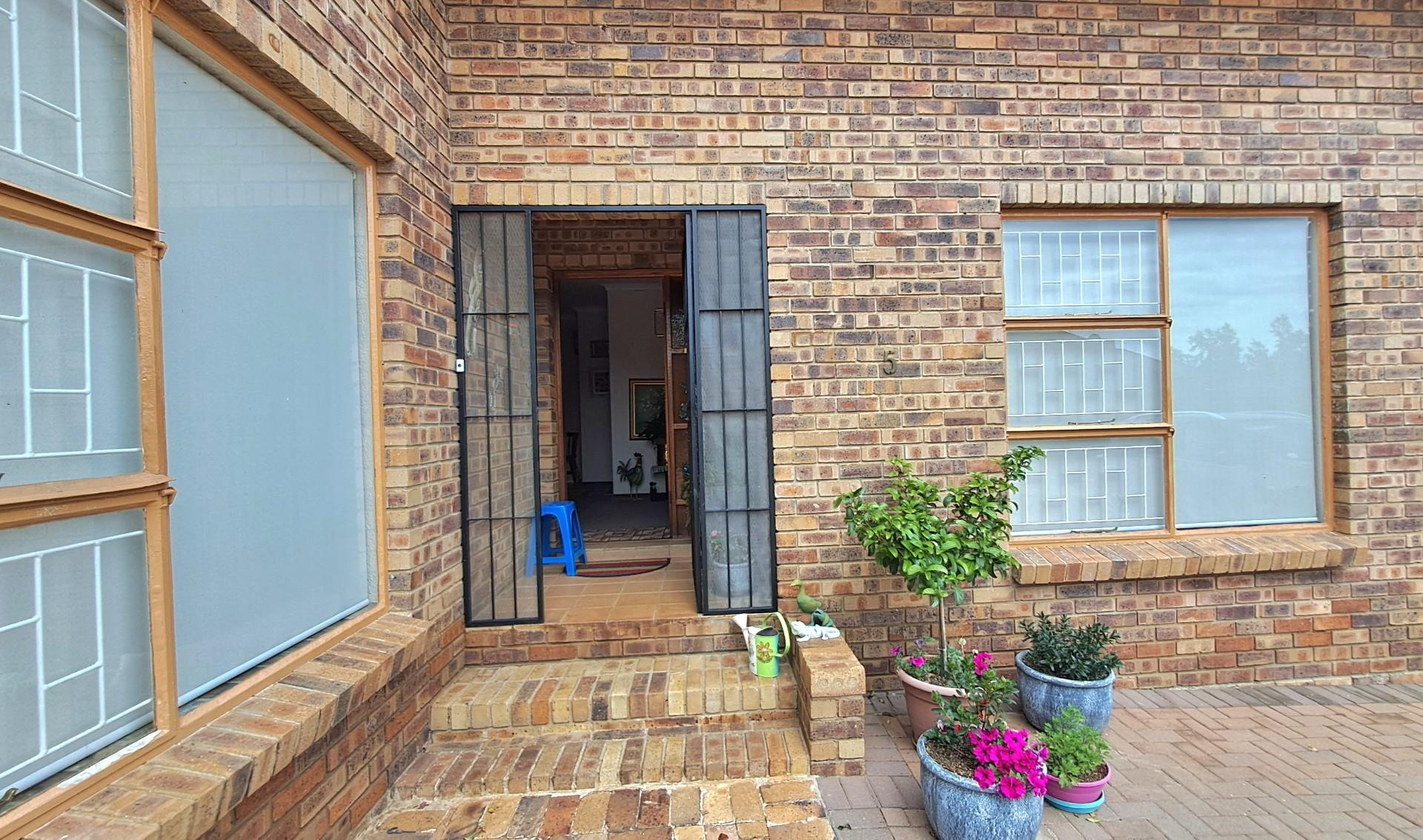3 Bedroom Townhouse For Sale in Parys