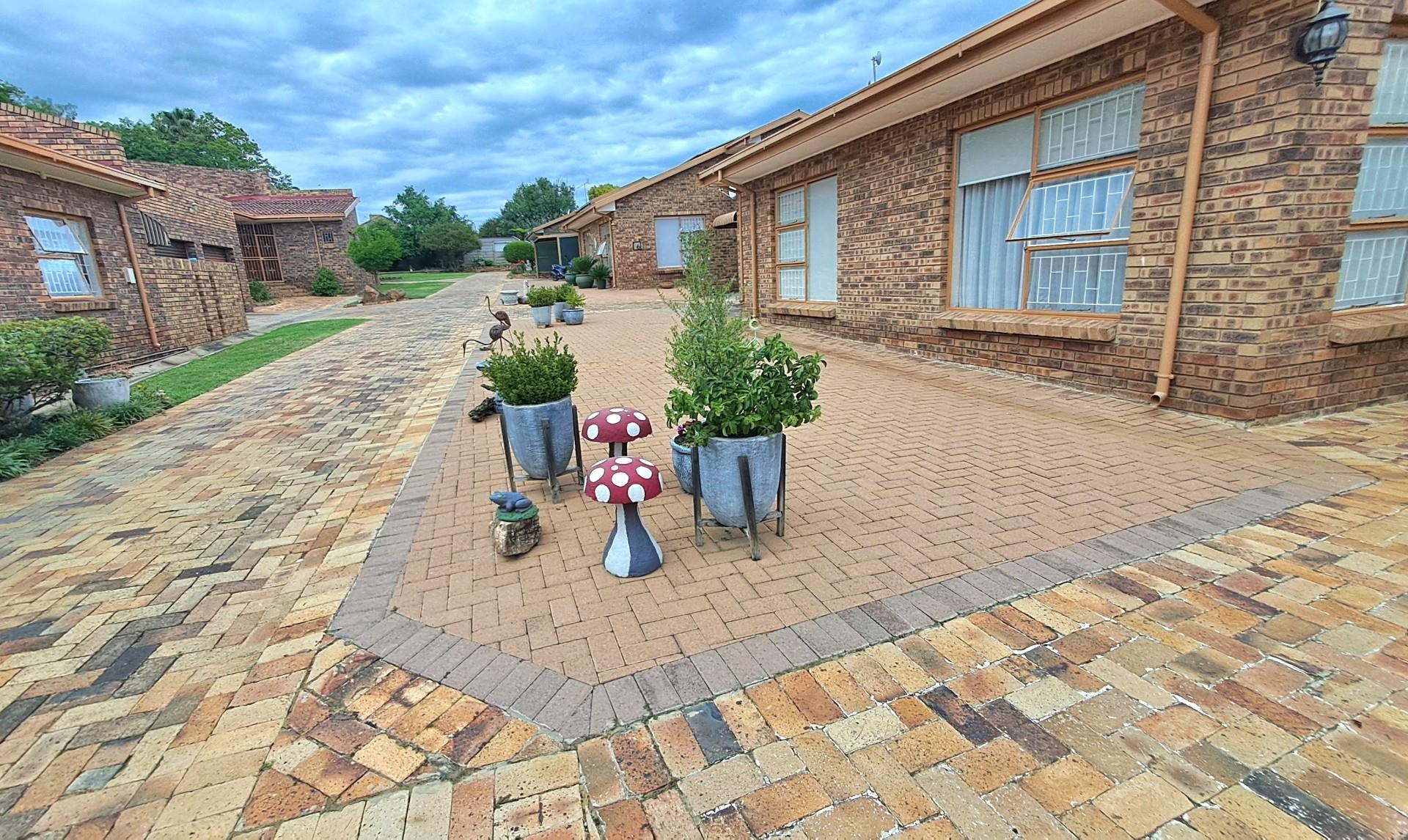 3 Bedroom Townhouse For Sale in Parys