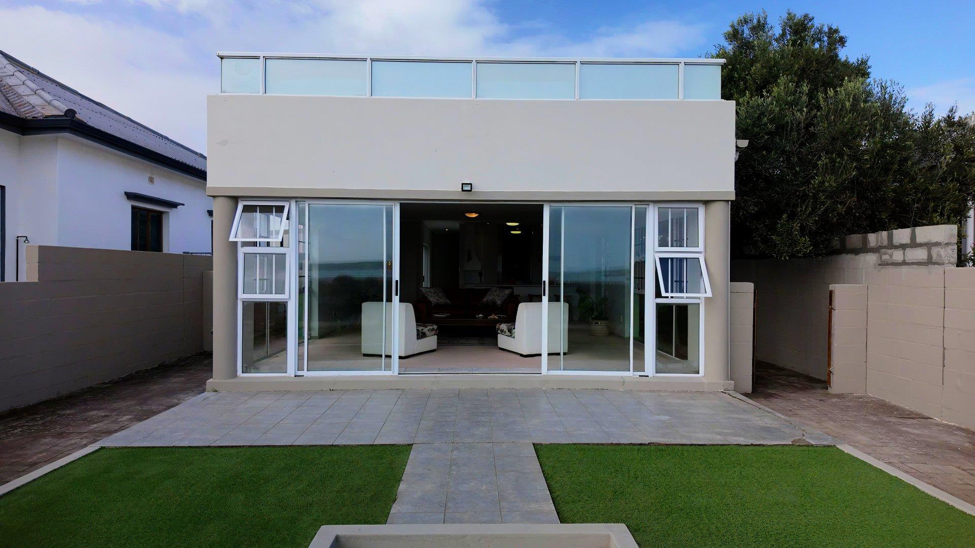 Exquisite beachfront home in Langebaan