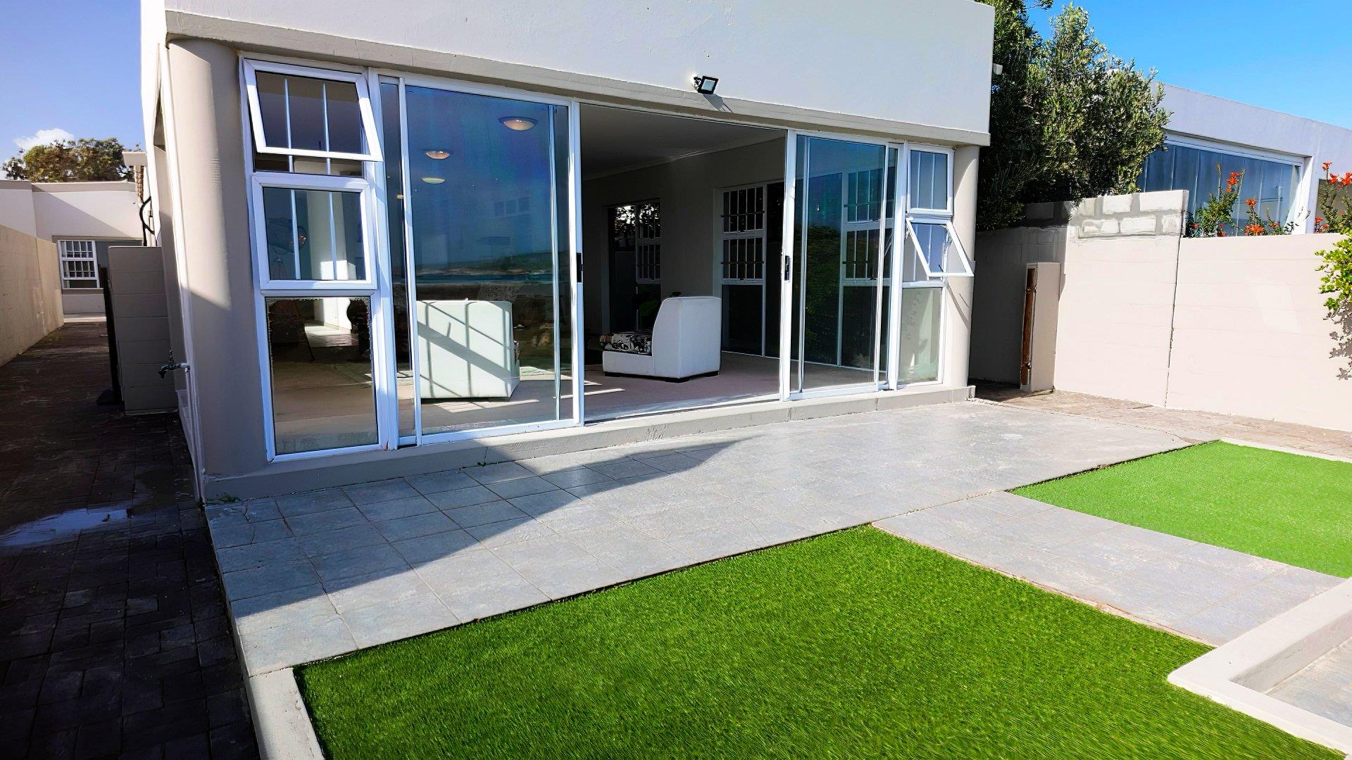 Exquisite beachfront home in Langebaan