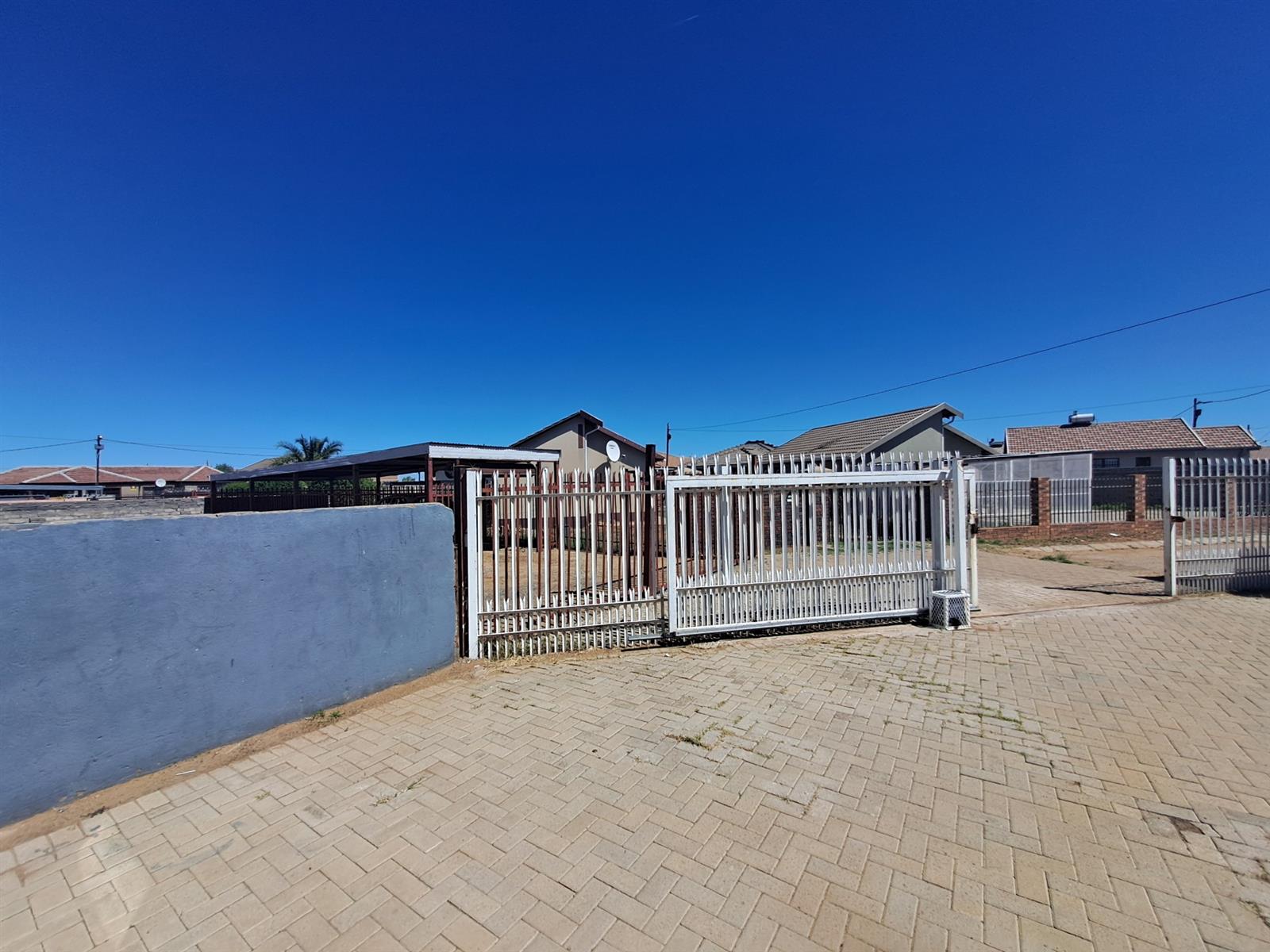 House for sale in Roodepan, Kimberley, 85 m²