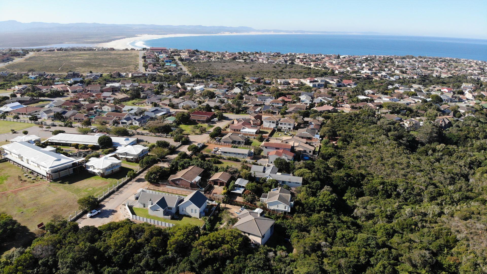 House For Sale in Jeffreys Bay