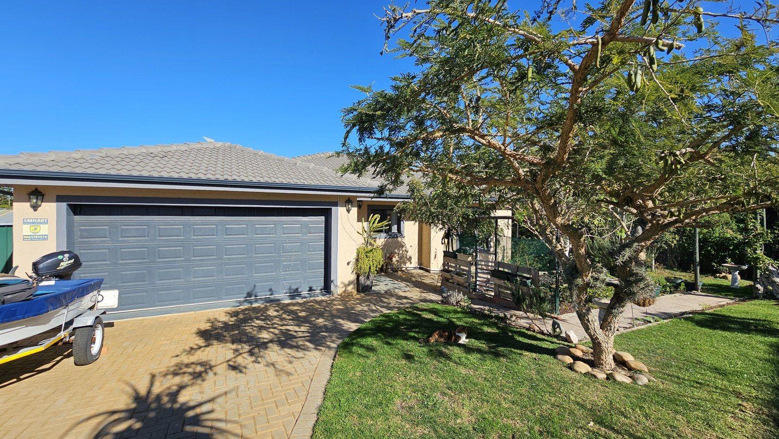 House For Sale in Jeffreys Bay