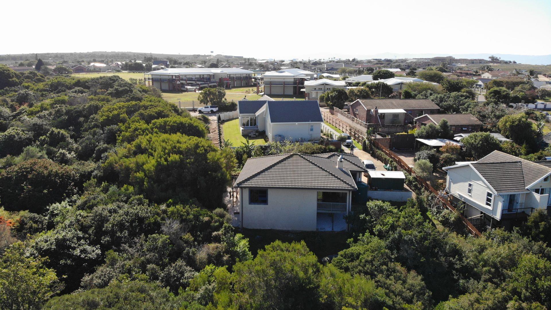 House For Sale in Jeffreys Bay