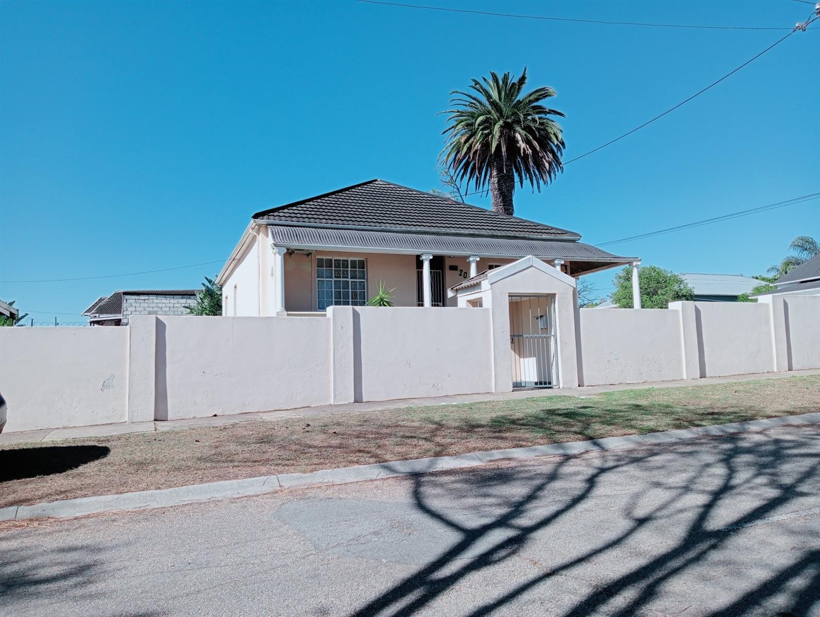 NEWLY RENOVATED!! WOW REDUCED AND PRICED TO GO