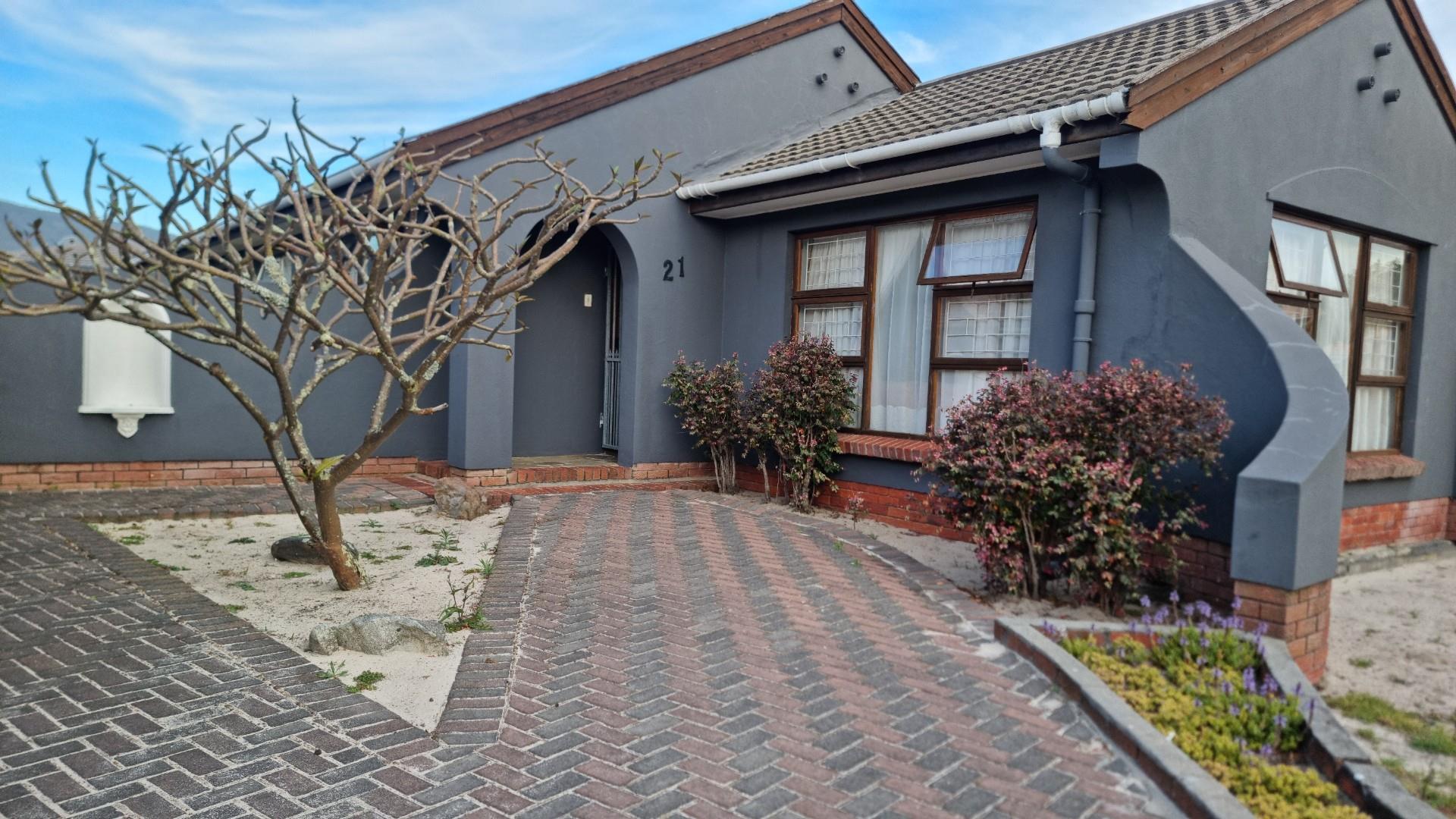 5 Bedroomed House For Sale in Welgelegen 1, Welgelegen, Parow