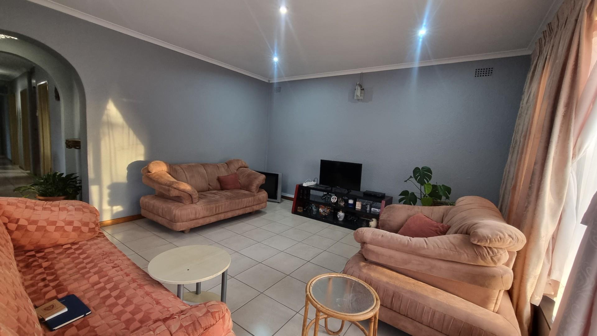 5 Bedroomed House For Sale in Welgelegen 1, Welgelegen, Parow