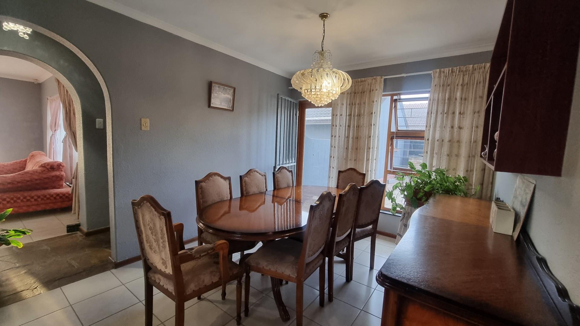 5 Bedroomed House For Sale in Welgelegen 1, Welgelegen, Parow