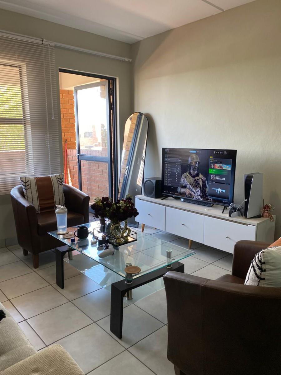 TWO BEDROOM APARTMENT WITH SOLAR BACK-UP