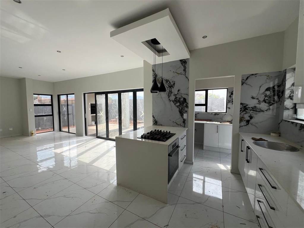 House For Sale in Melodie, Hartbeespoort, North West