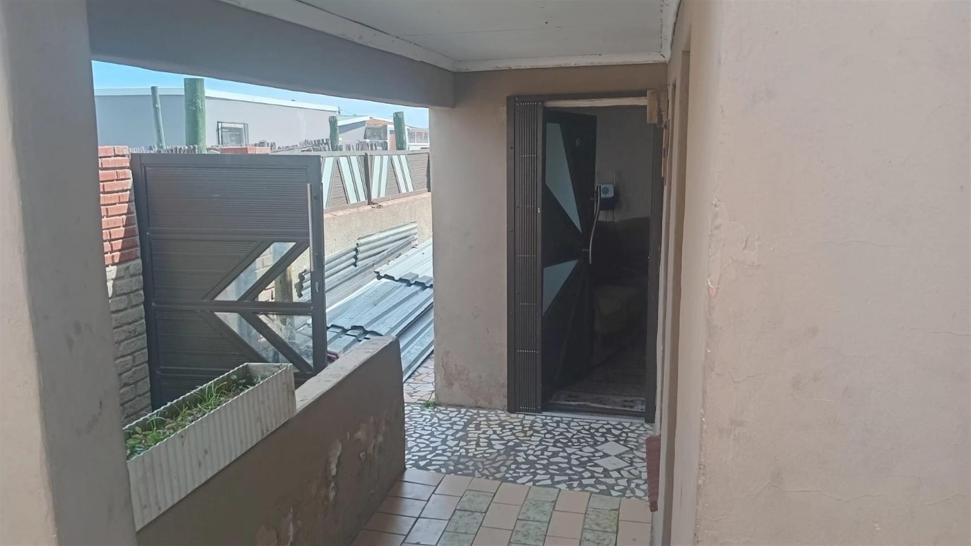 House For Sale in Zwide, Port Elizabeth