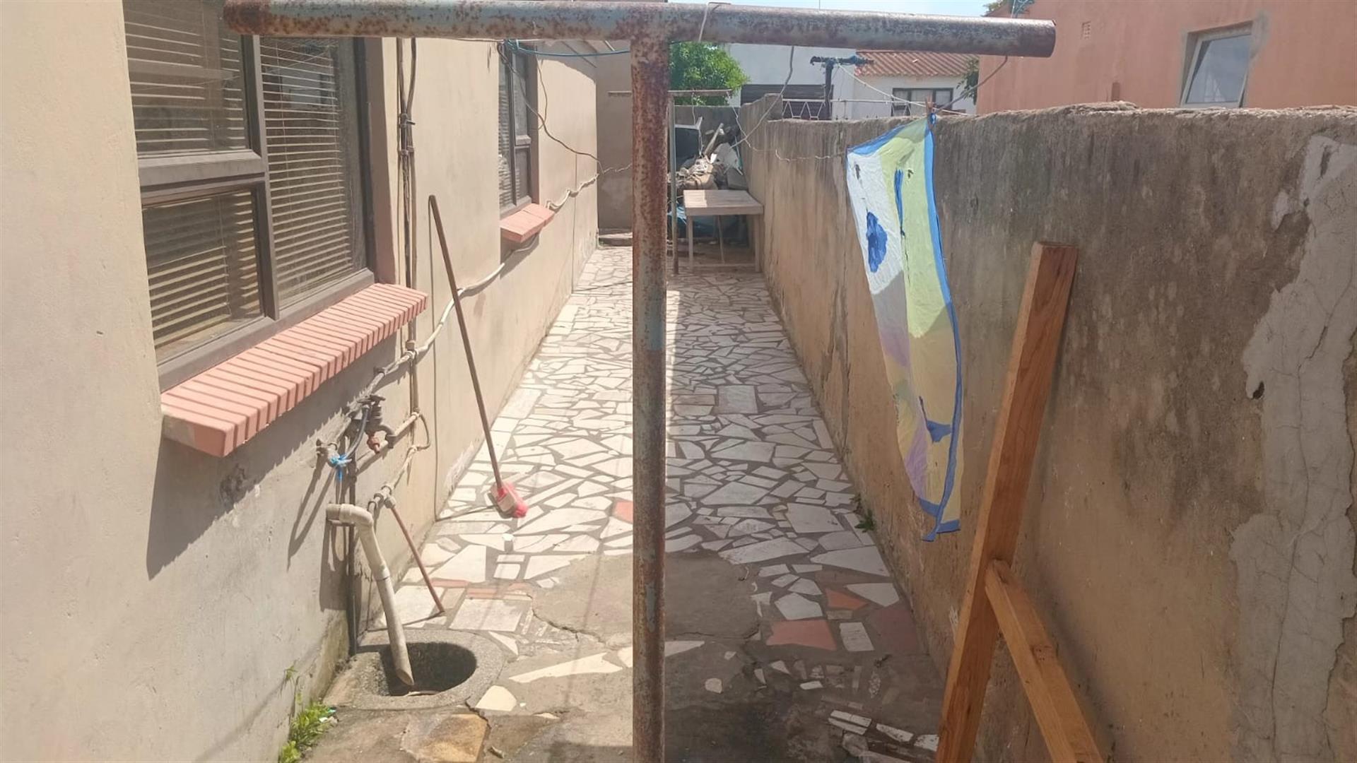 House For Sale in Zwide, Port Elizabeth