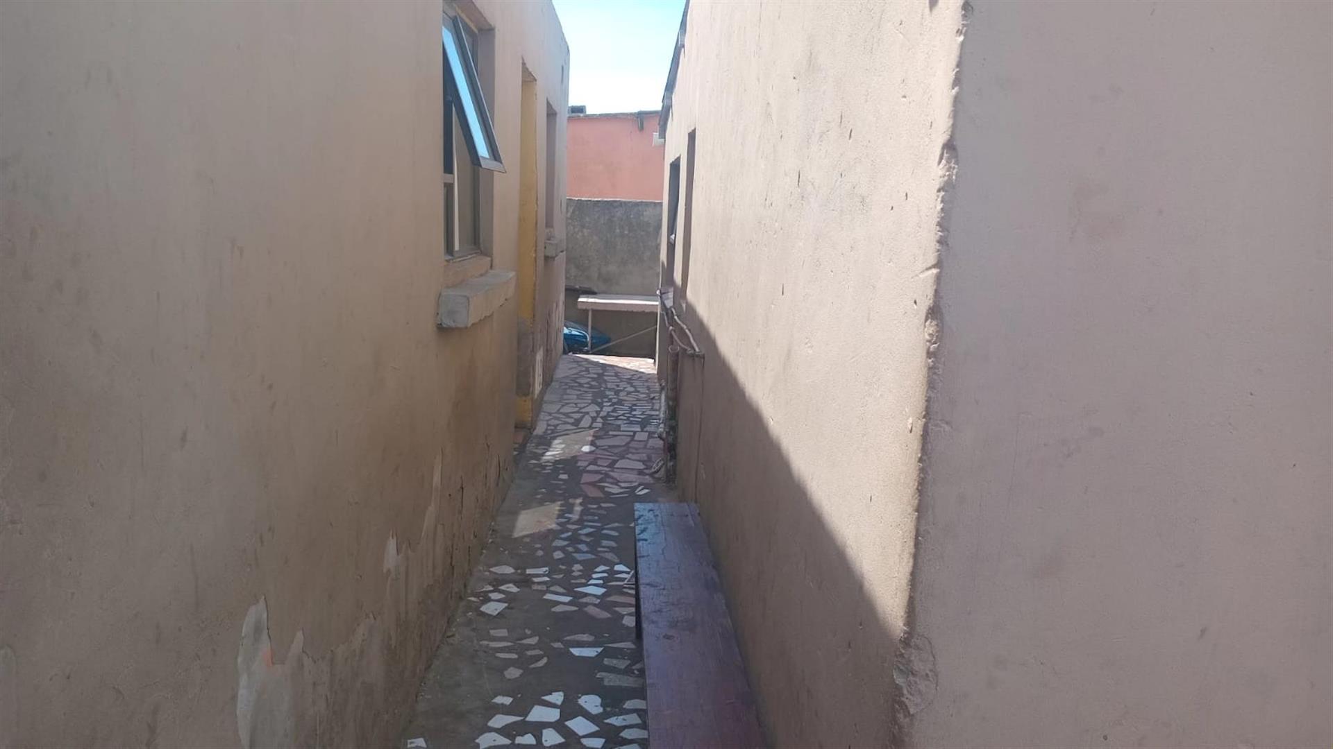 House For Sale in Zwide, Port Elizabeth