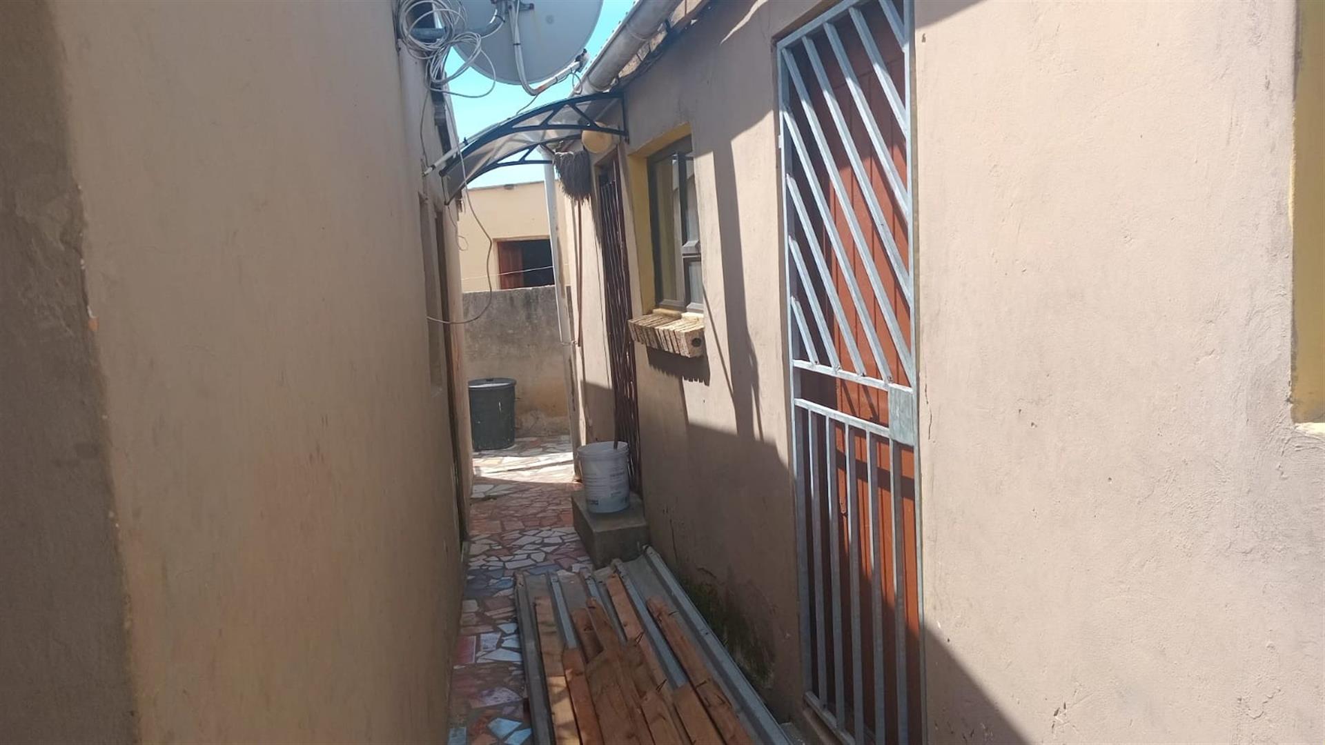 House For Sale in Zwide, Port Elizabeth