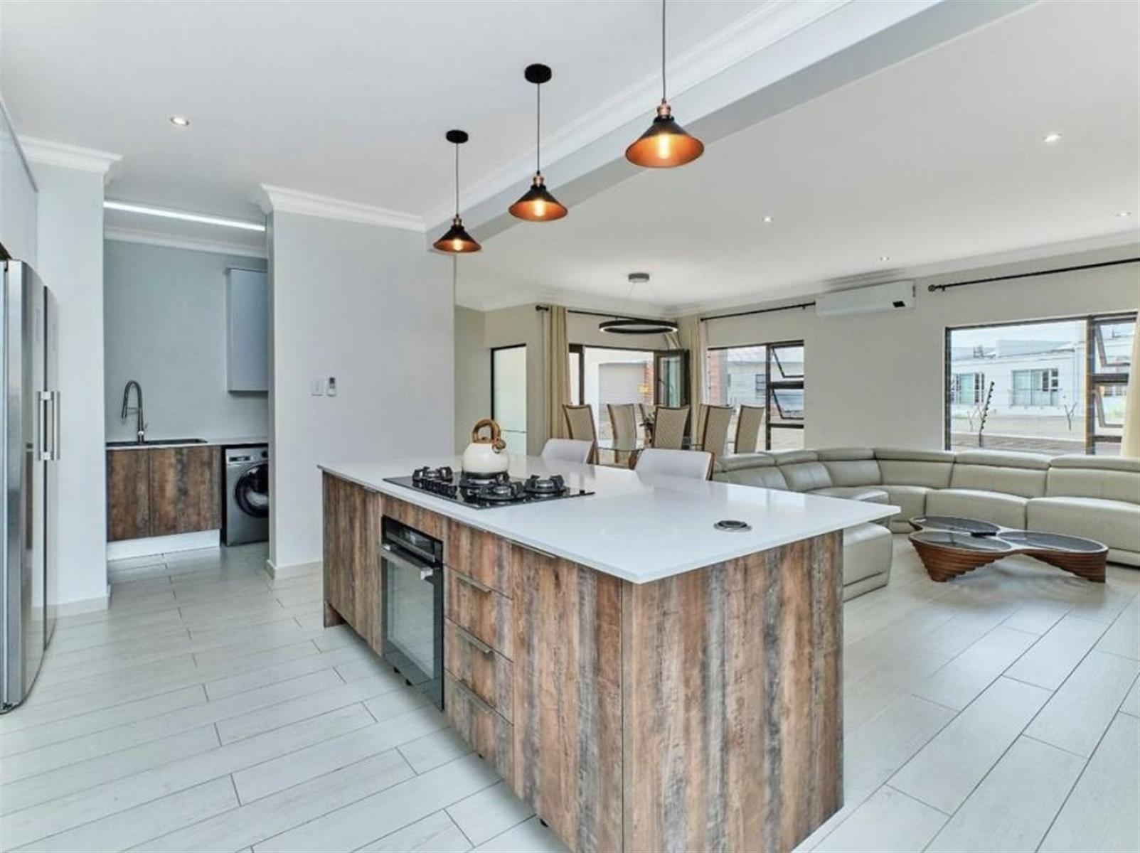 Complex for sale in Bryanston East, Bryanston, Sandton, 329 m²