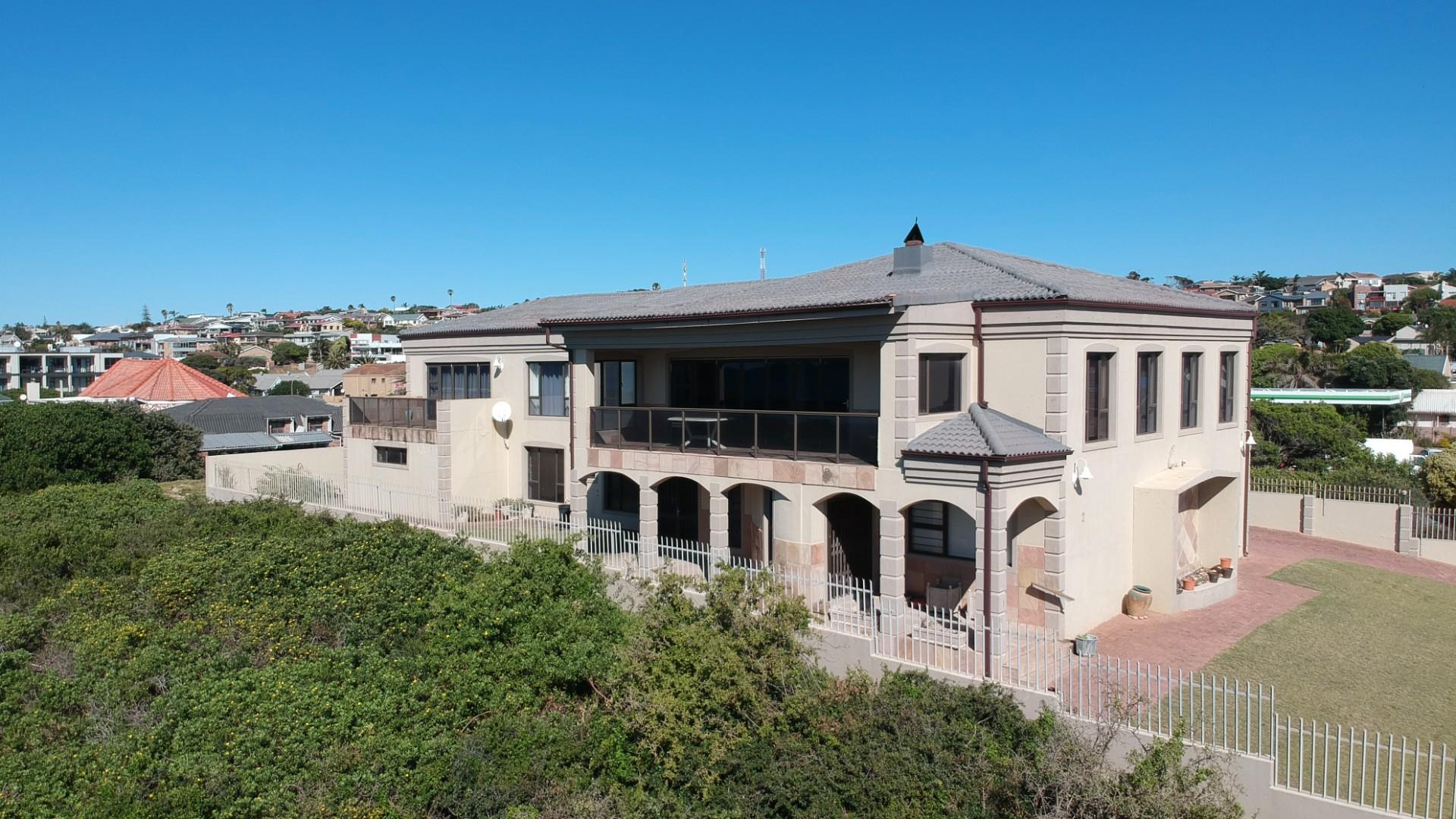 Exclusive Beachfront Estate | 7-Bedroom Luxury Home for Sale in Jeffreys Bay with Panoramic views