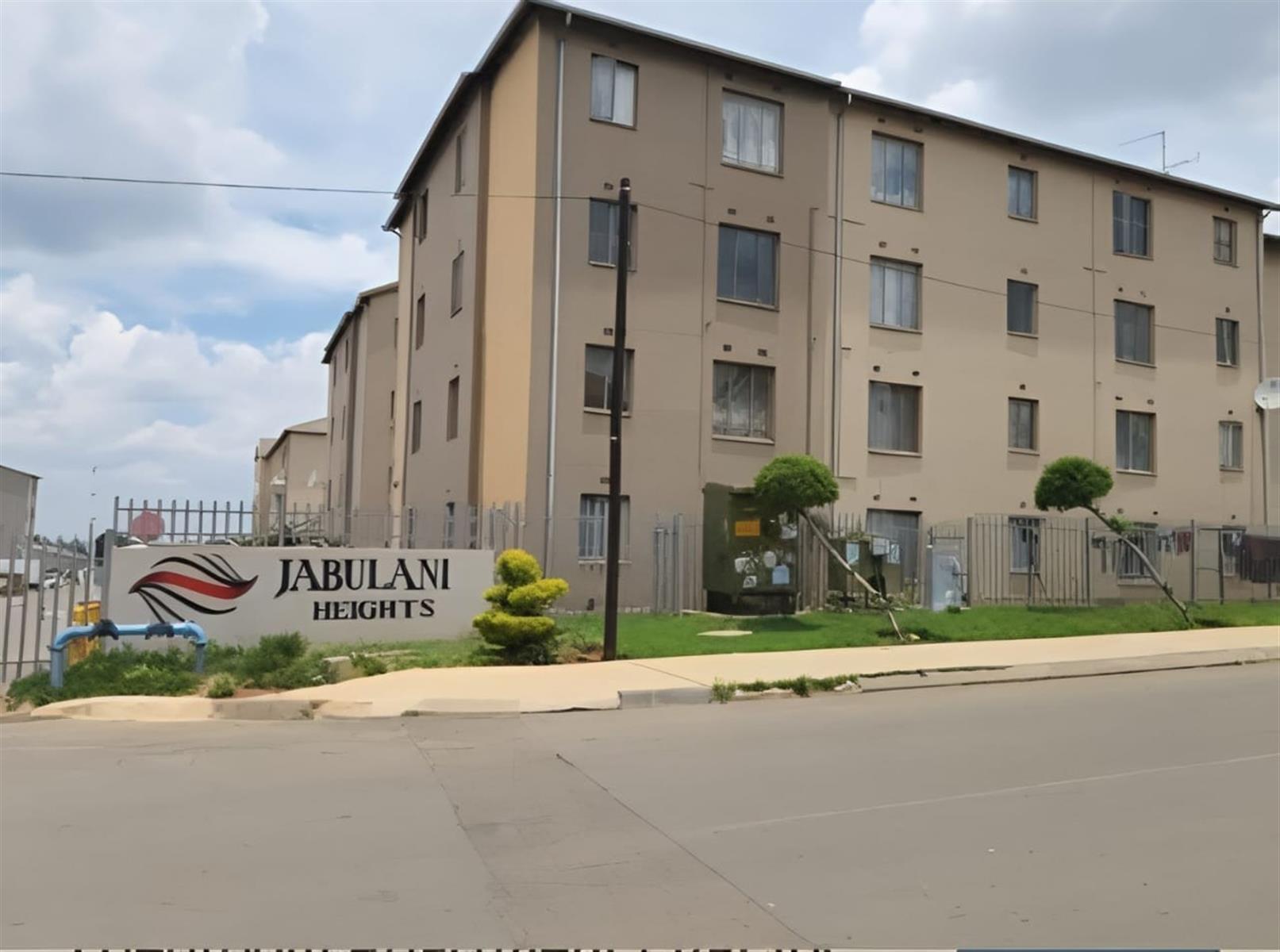 Apartment For Sale in Jabulani, Soweto
