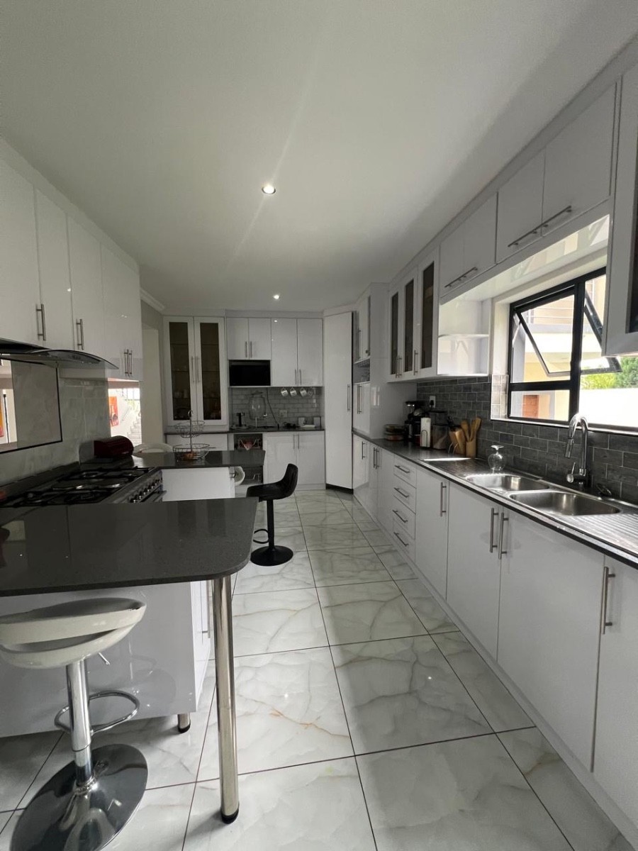 House For Sale in Xanadu Eco Park, Xanadu, Hartbeespoort, North West