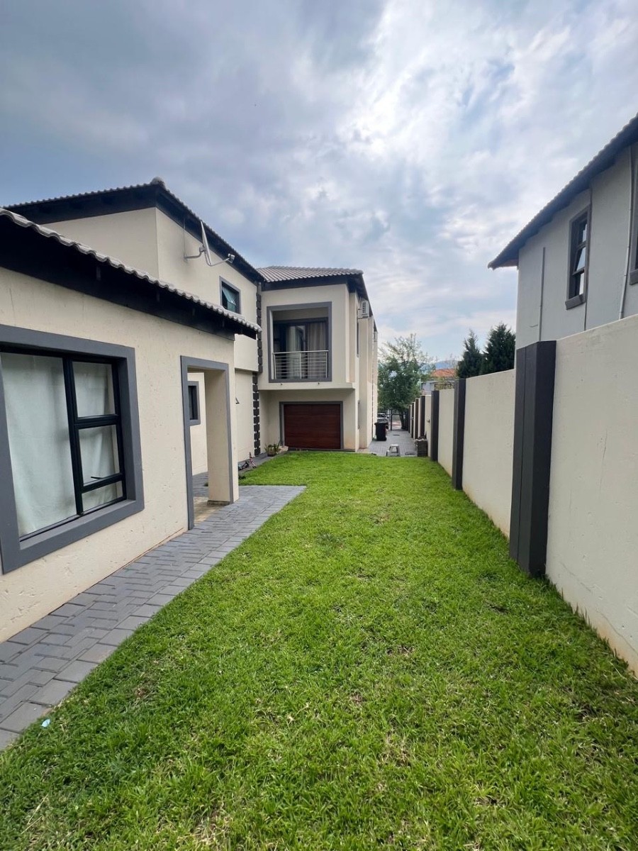 House For Sale in Xanadu Eco Park, Xanadu, Hartbeespoort, North West
