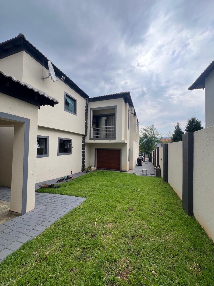 House For Sale in Xanadu Eco Park, Xanadu, Hartbeespoort, North West