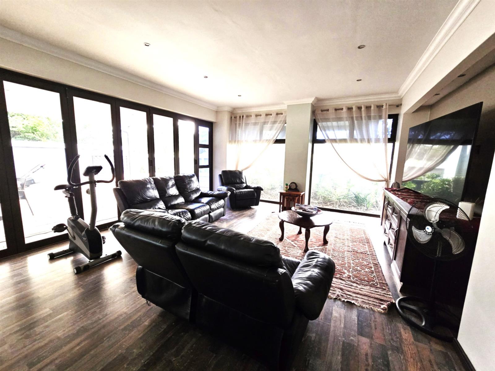 BEAUTIFUL HOME FOR SALE IN MZINGAZI GOLF ESTATE, RICHARDS BAY, KWAZULU NATAL