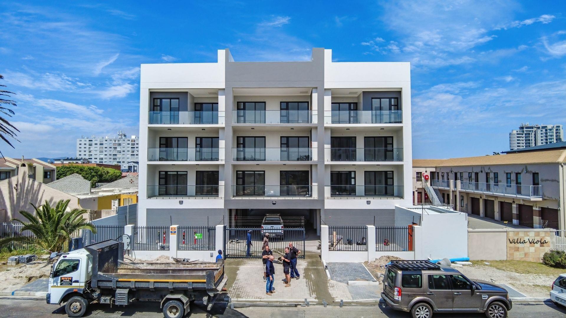 Modern 1-Bedroom Apartment Near Blouberg Beach