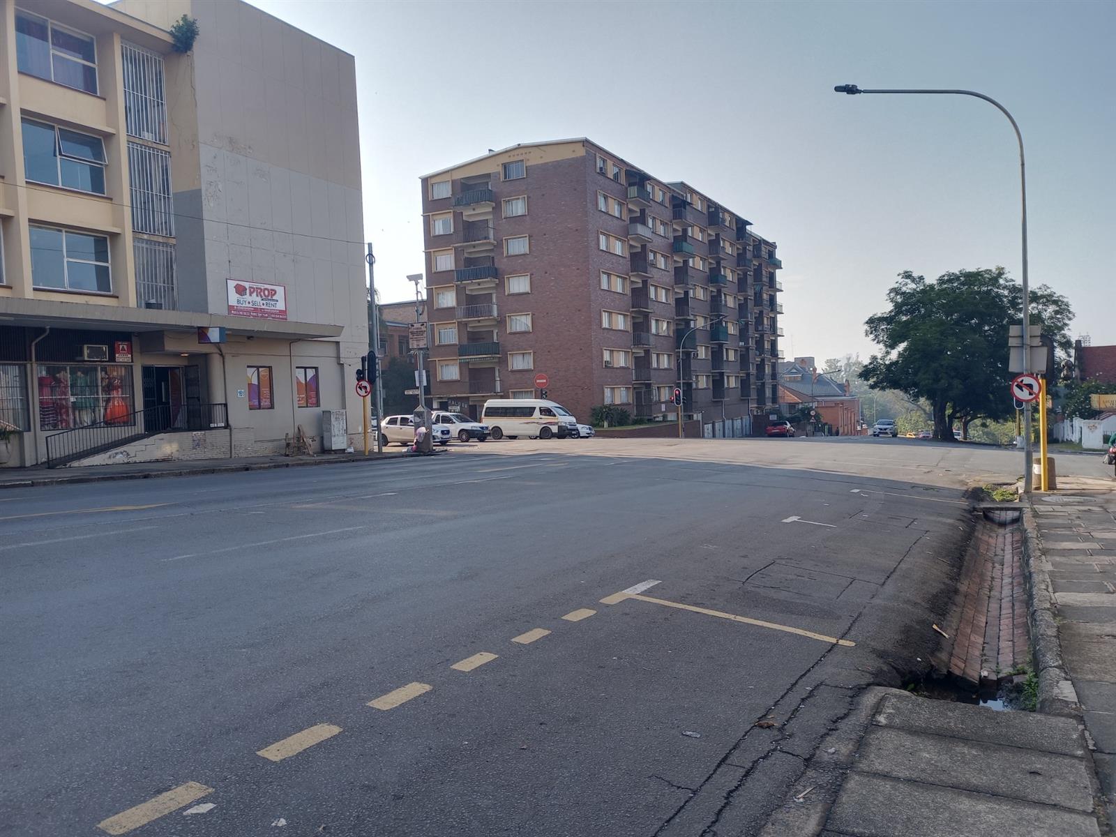 Apartment for sale in Pietermaritzburg Central, Pietermaritzburg, KwaZulu Natal, 12  (2nd floor), Dube House, 161 Jabu Ndlovu, Pietermaritzburg Central, Pietermaritzburg, KwaZulu Natal, 27 m²